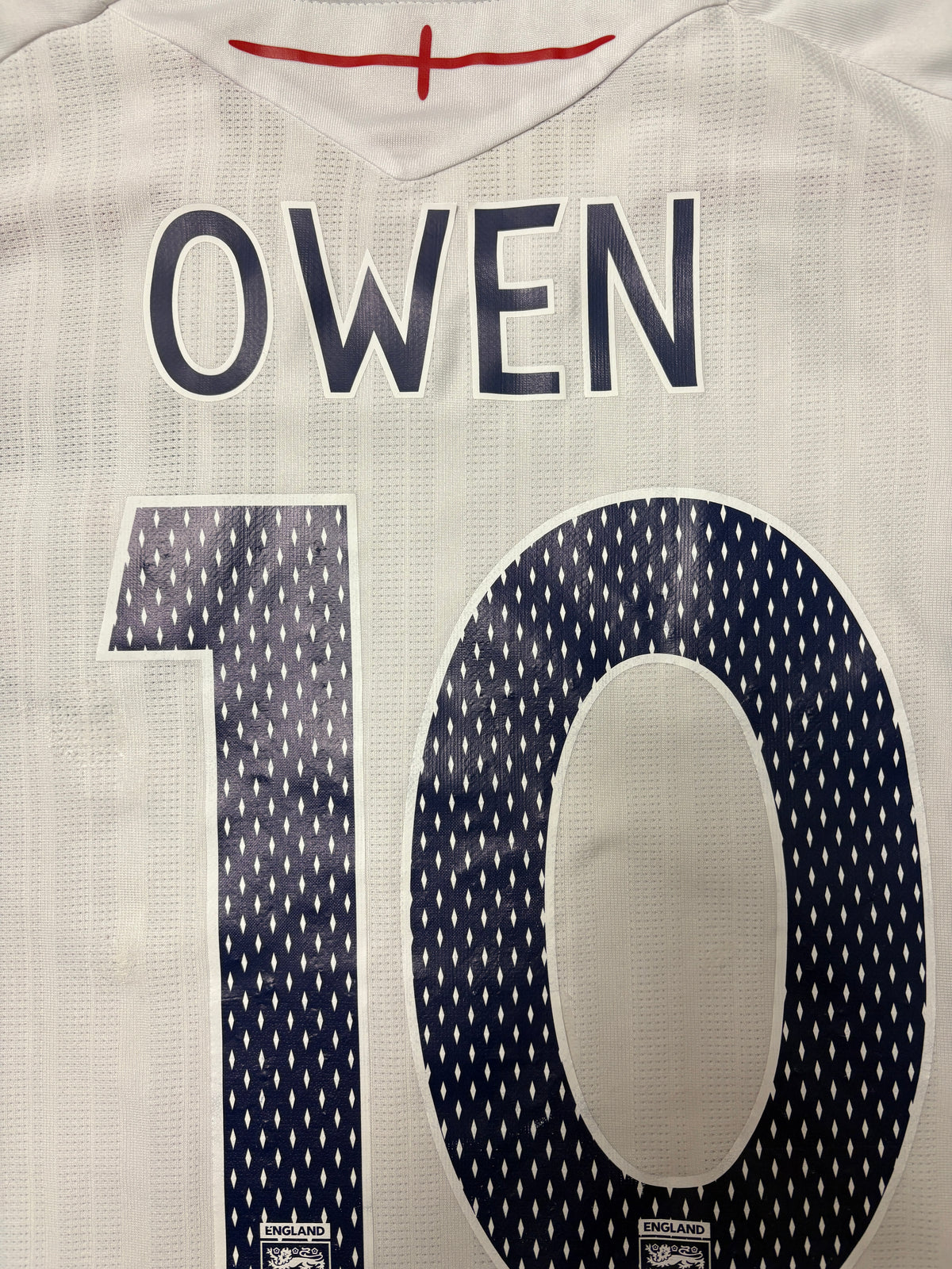Authentic #10 Owen 2007-09 England Home Football