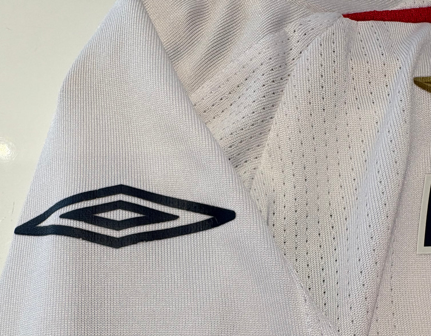 Authentic Beckham #7 England 2007-09 Home Football Shirt