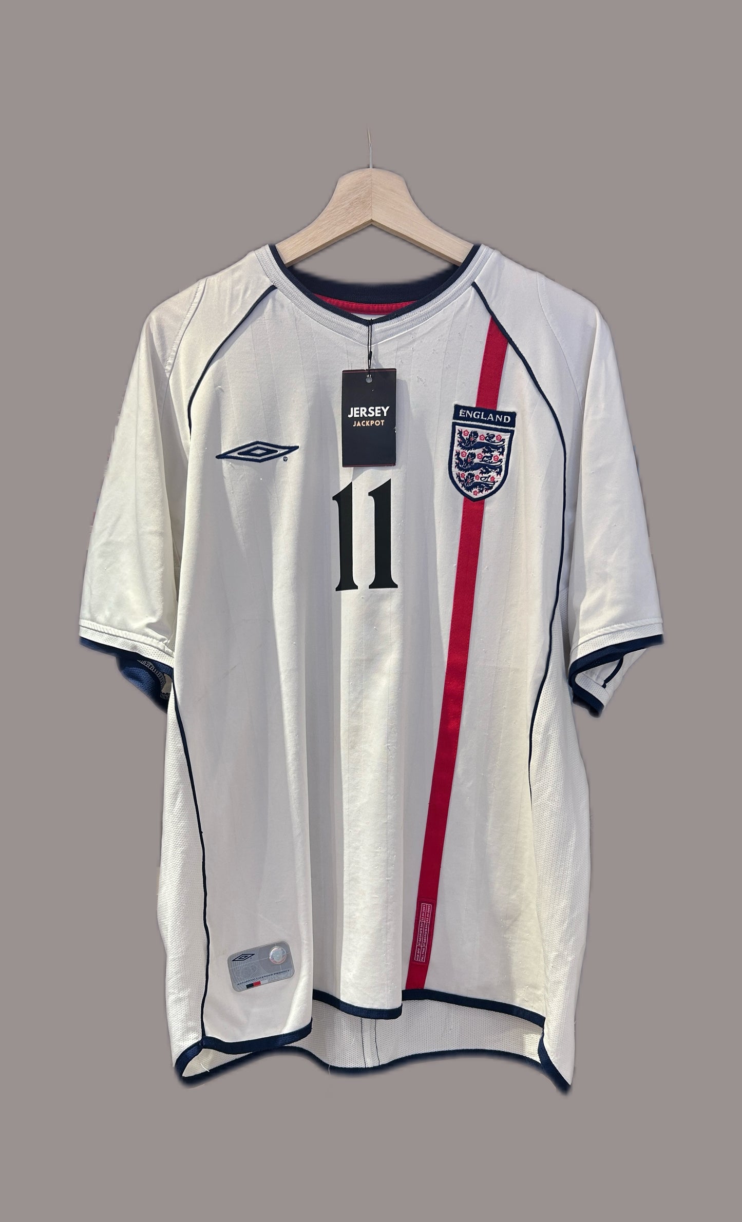 Authentic Heskey #11 England 2001-02 Home Football T-Shirt