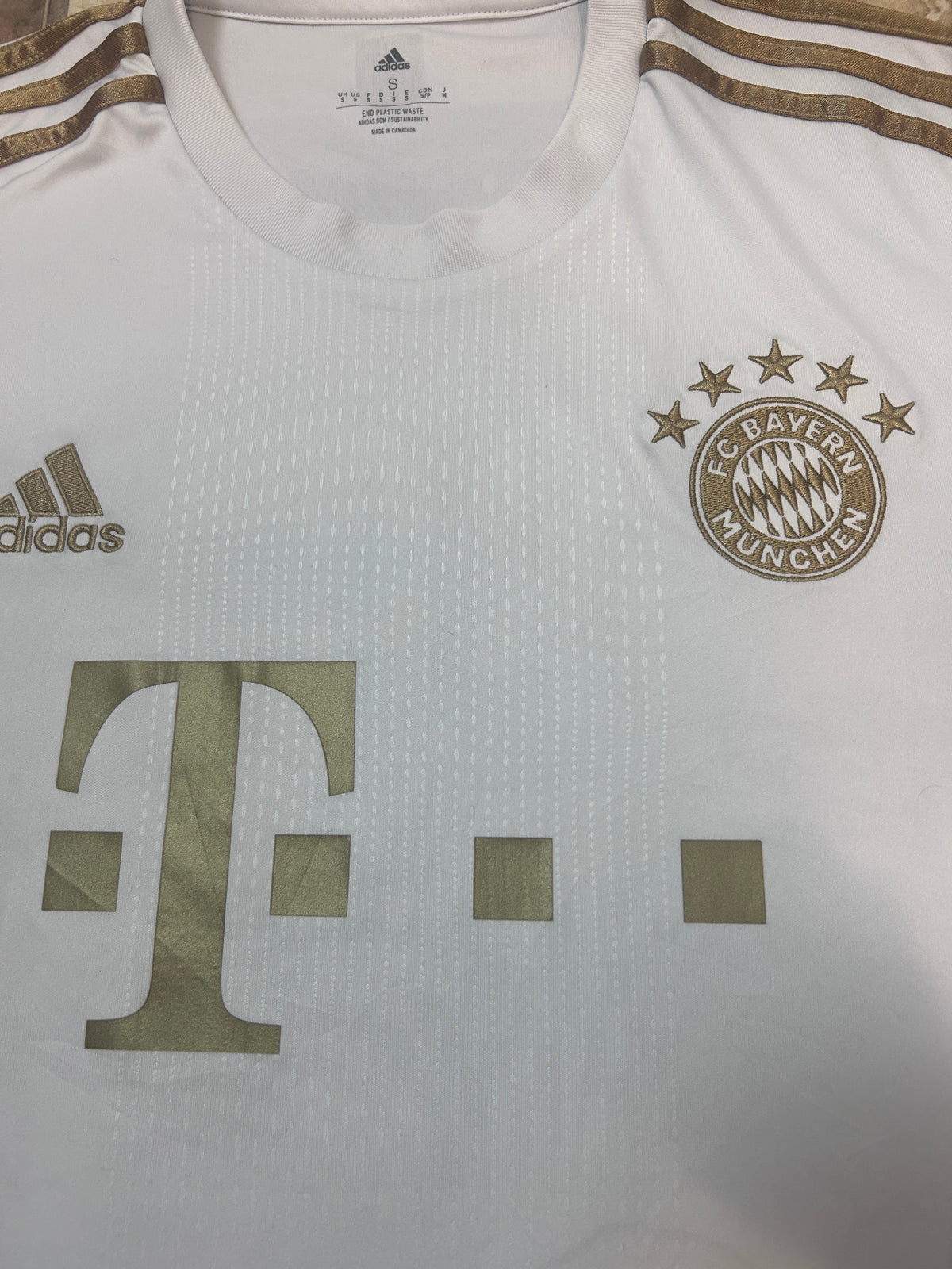 Authentic Davies #19 Bayern Munich 2022-23 Away Football