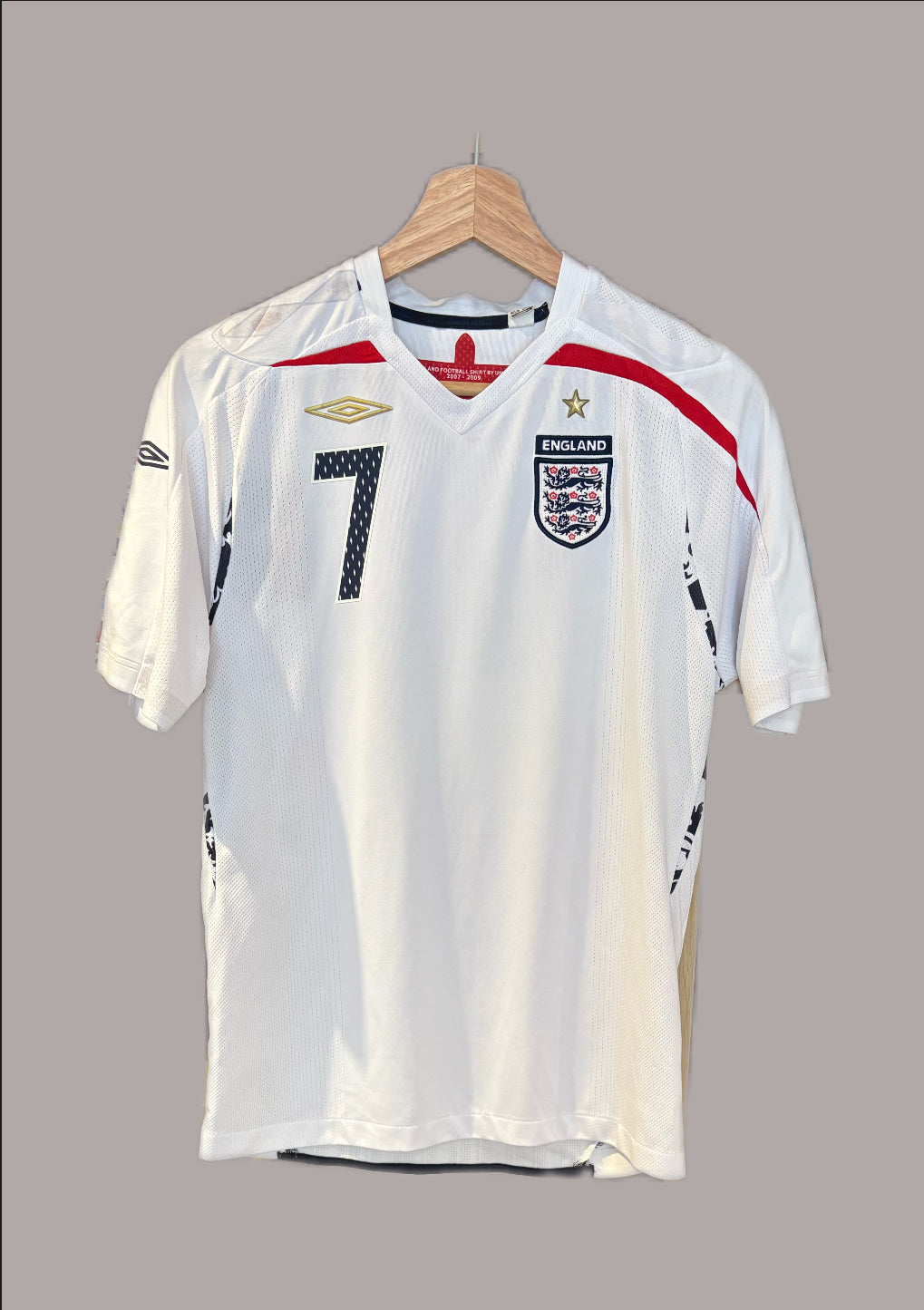 Authentic Beckham #7 England 2007-09 Home Football Shirt