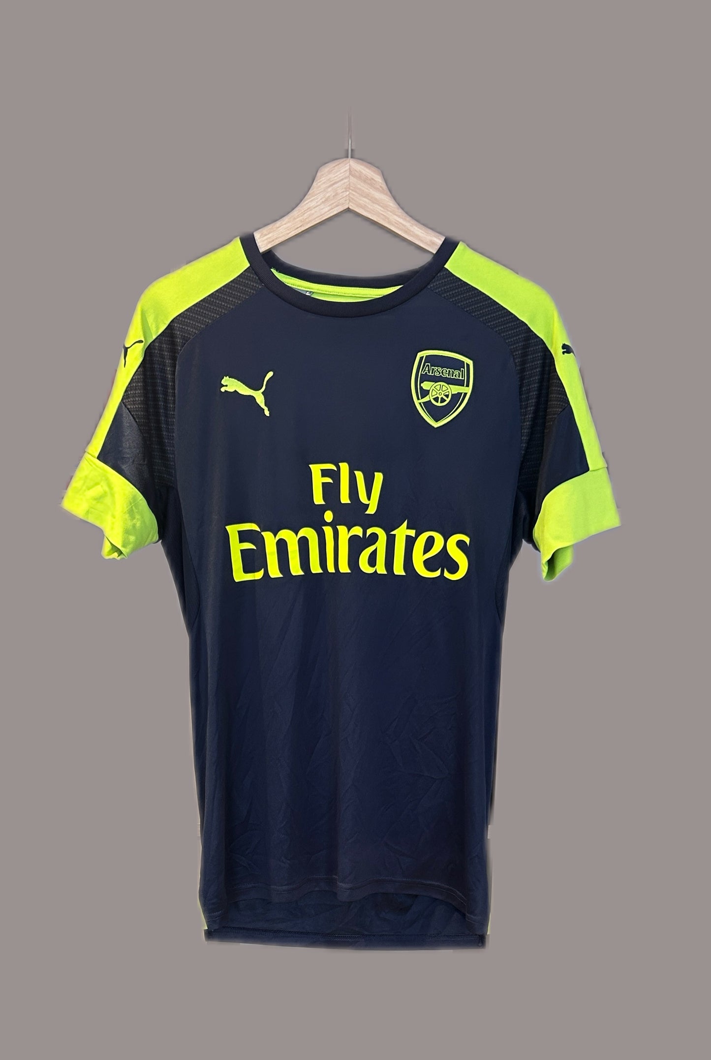 Vintage Özil #11 Arsenal 2016/17 Third Football T-Shirt