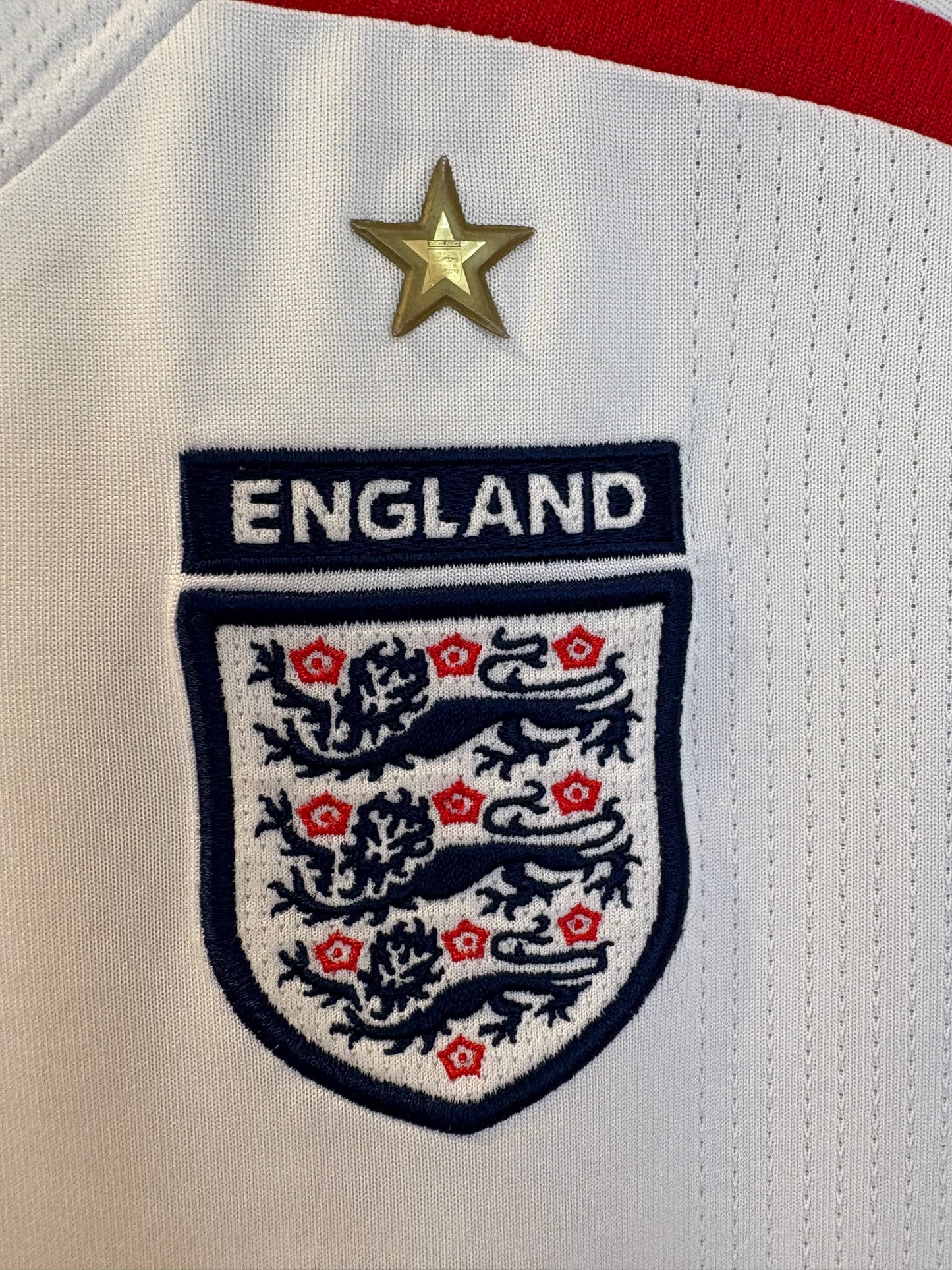 Authentic Beckham #7 England 2007-09 Home Football Shirt