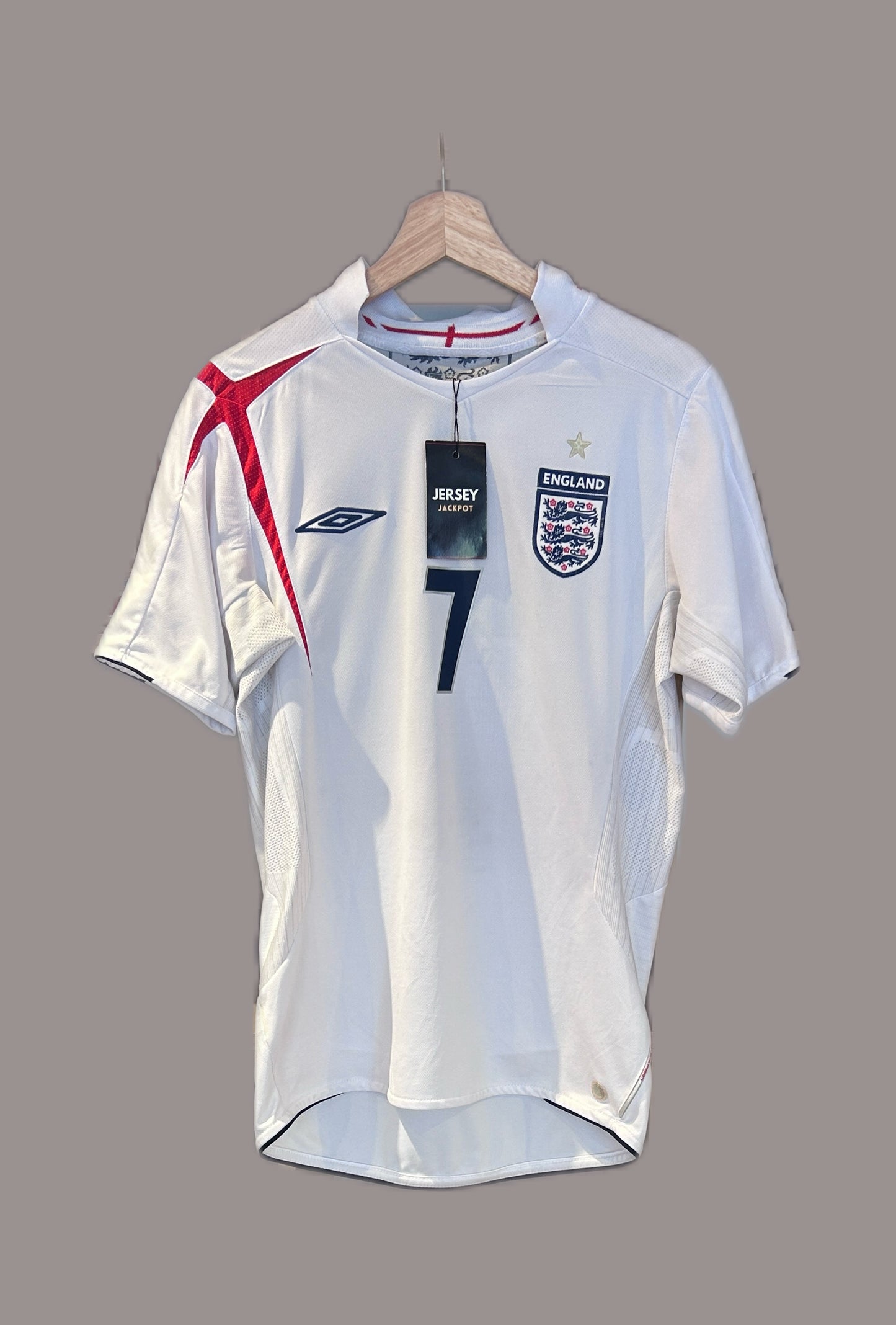 Vintage Beckham #7 England 2005/07 Home Football Shirt