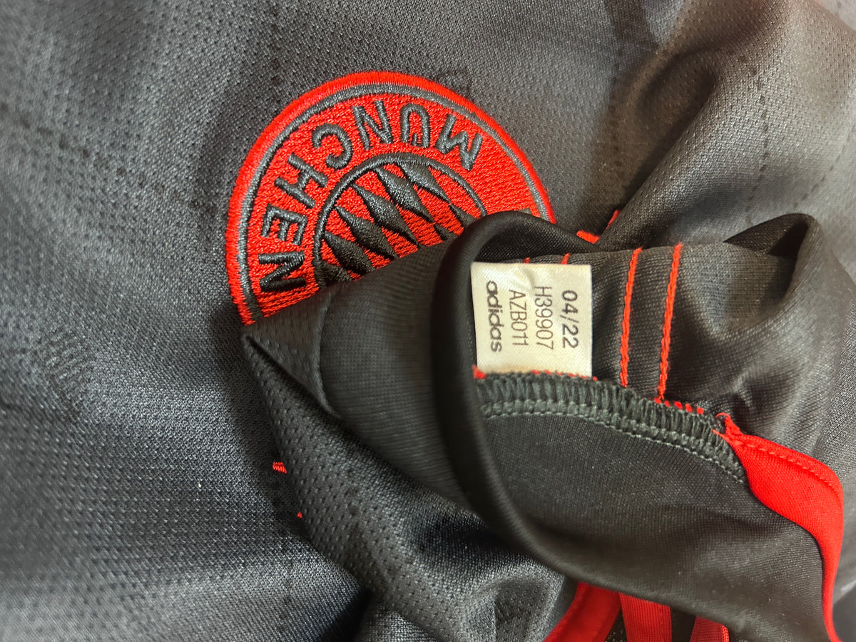 Authentic Davies #19 FC Bayern 2022-23 Third Football