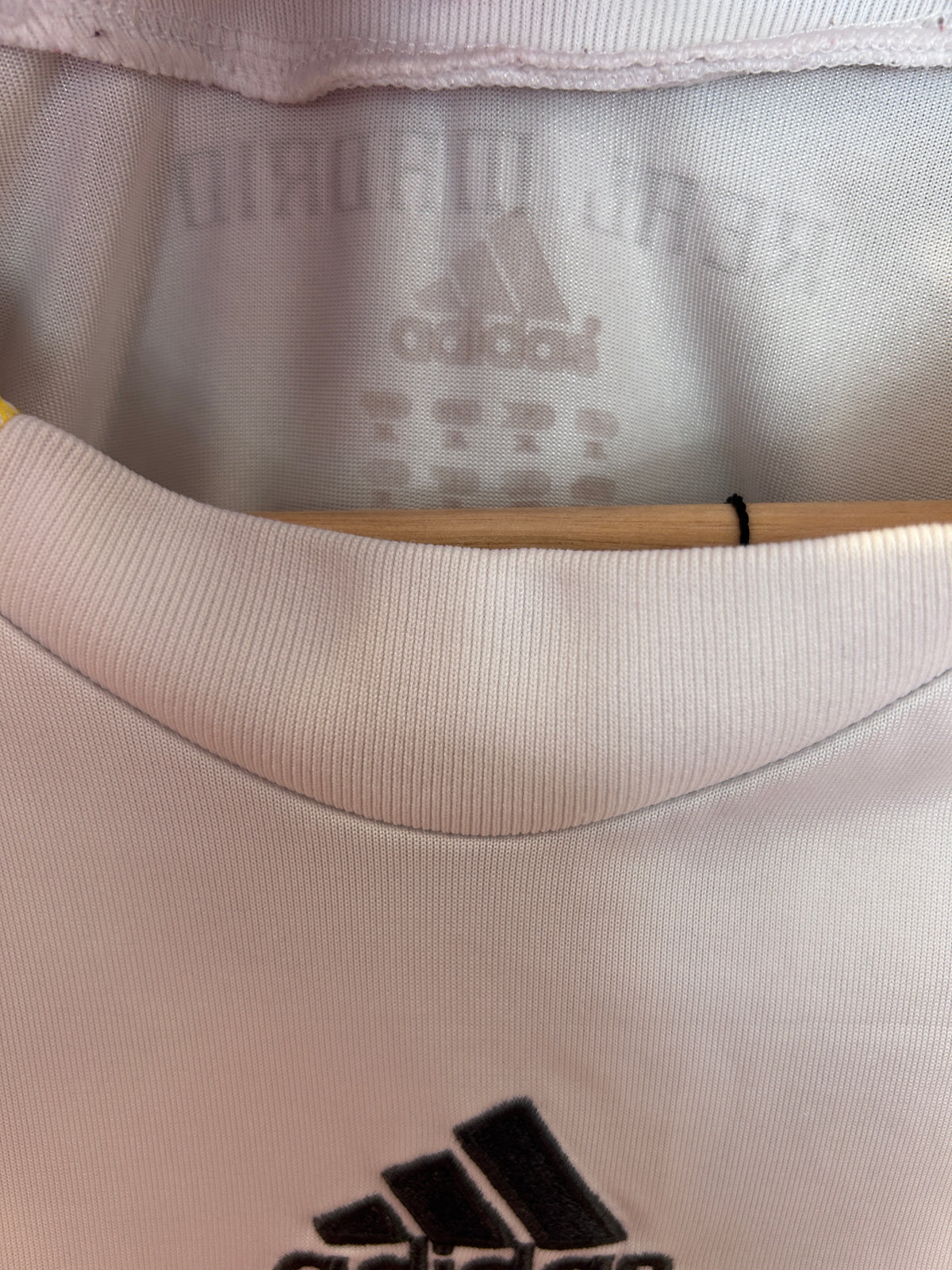 Authentic Kaka’ #8 Real Madrid 2009/10 Home Football
