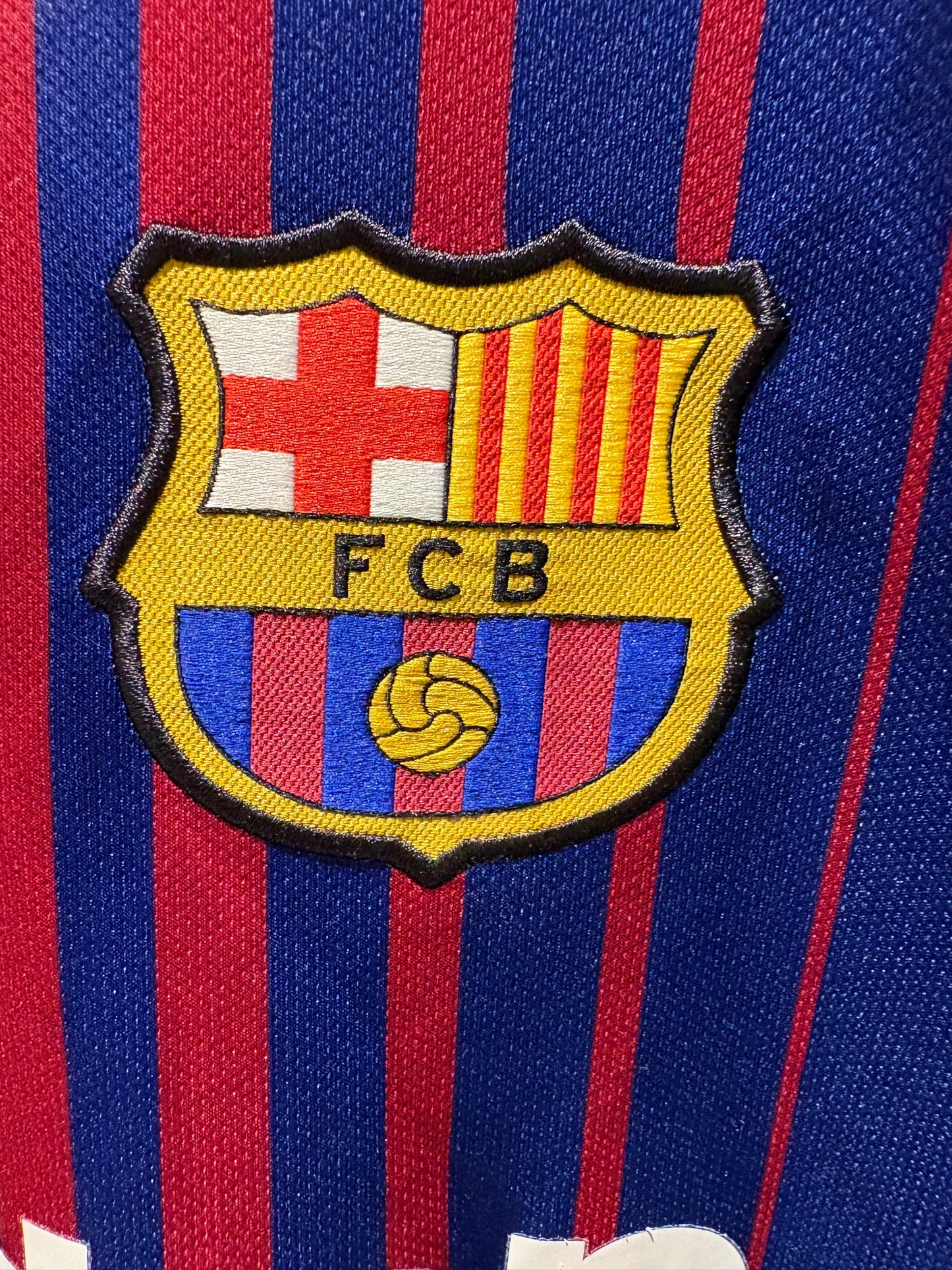 Vintage #9 Suarez FC Barcelona 2017/18 home Football jersey.