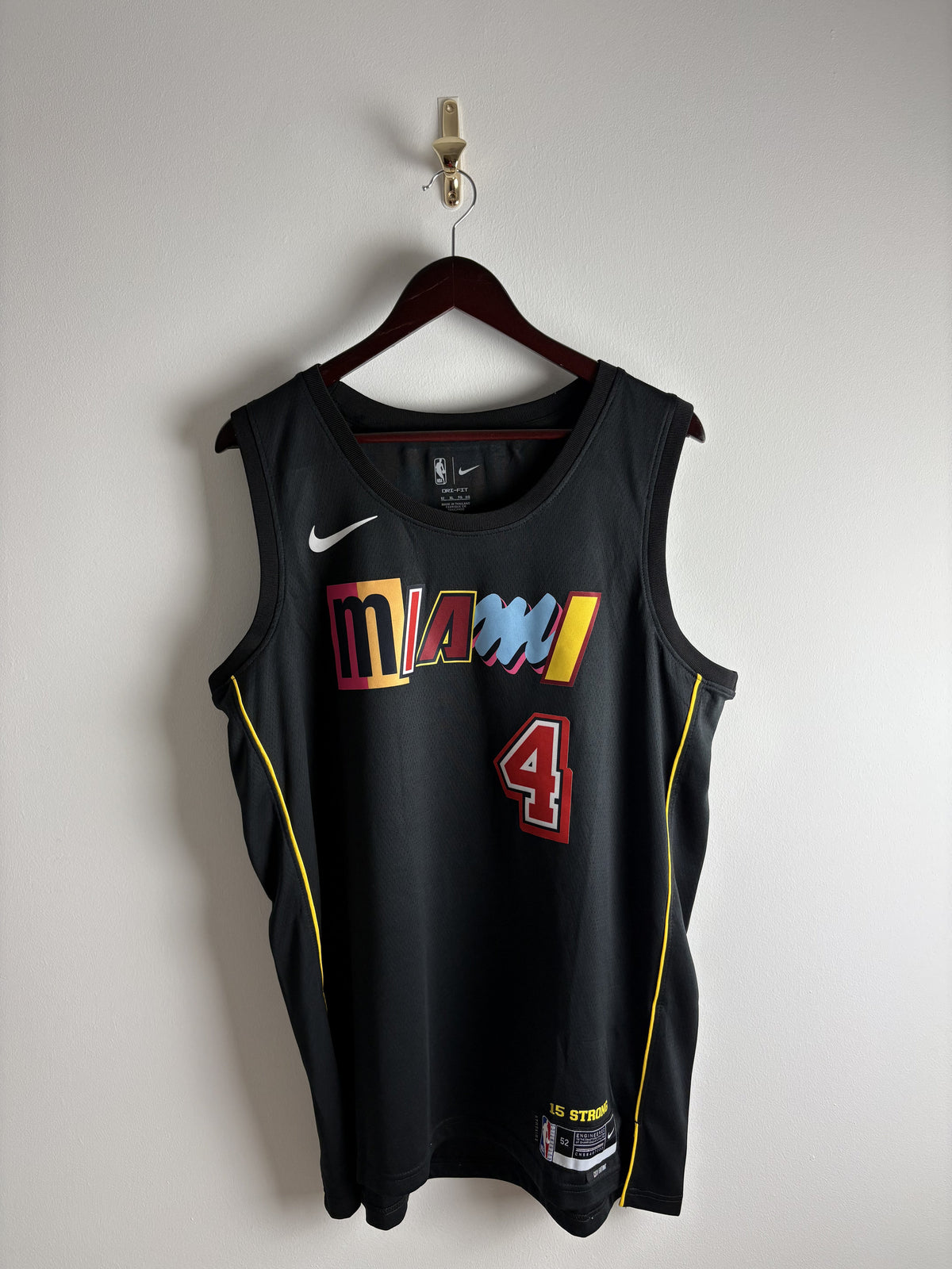 Vintage #4 Oladipo Miami Heat NBA 21/22