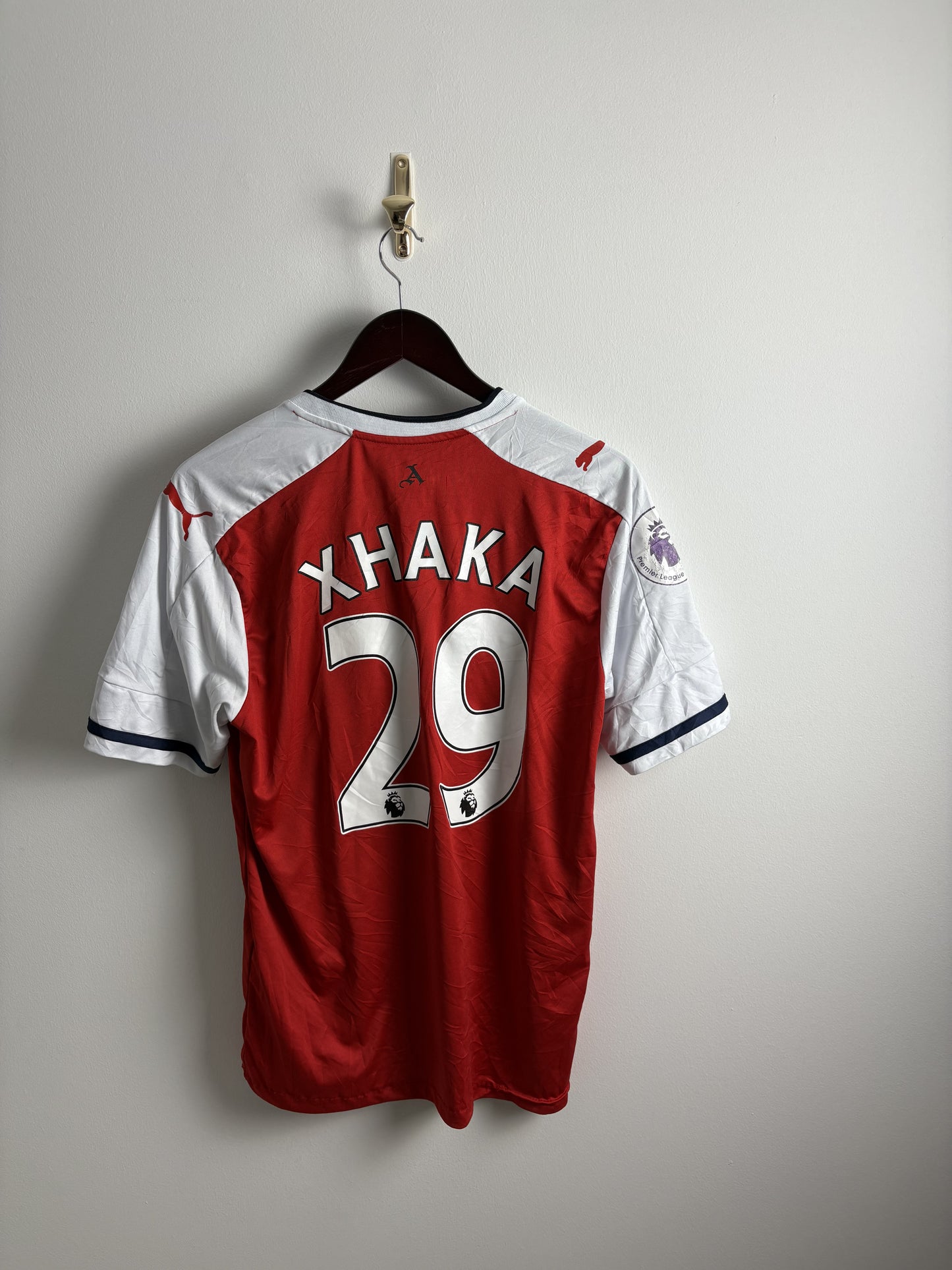 Vintage #29 XHAKA 2016/17 ARSENAL HOME FOOTBALL JERSEY