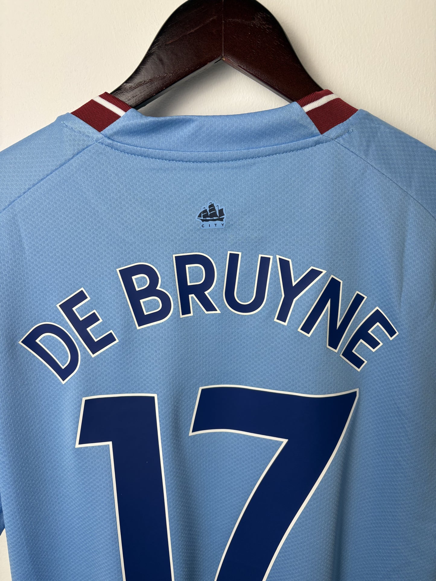 Vintage #17 De Bruyne Manchester City 2022/23 Home Football T-Shirt