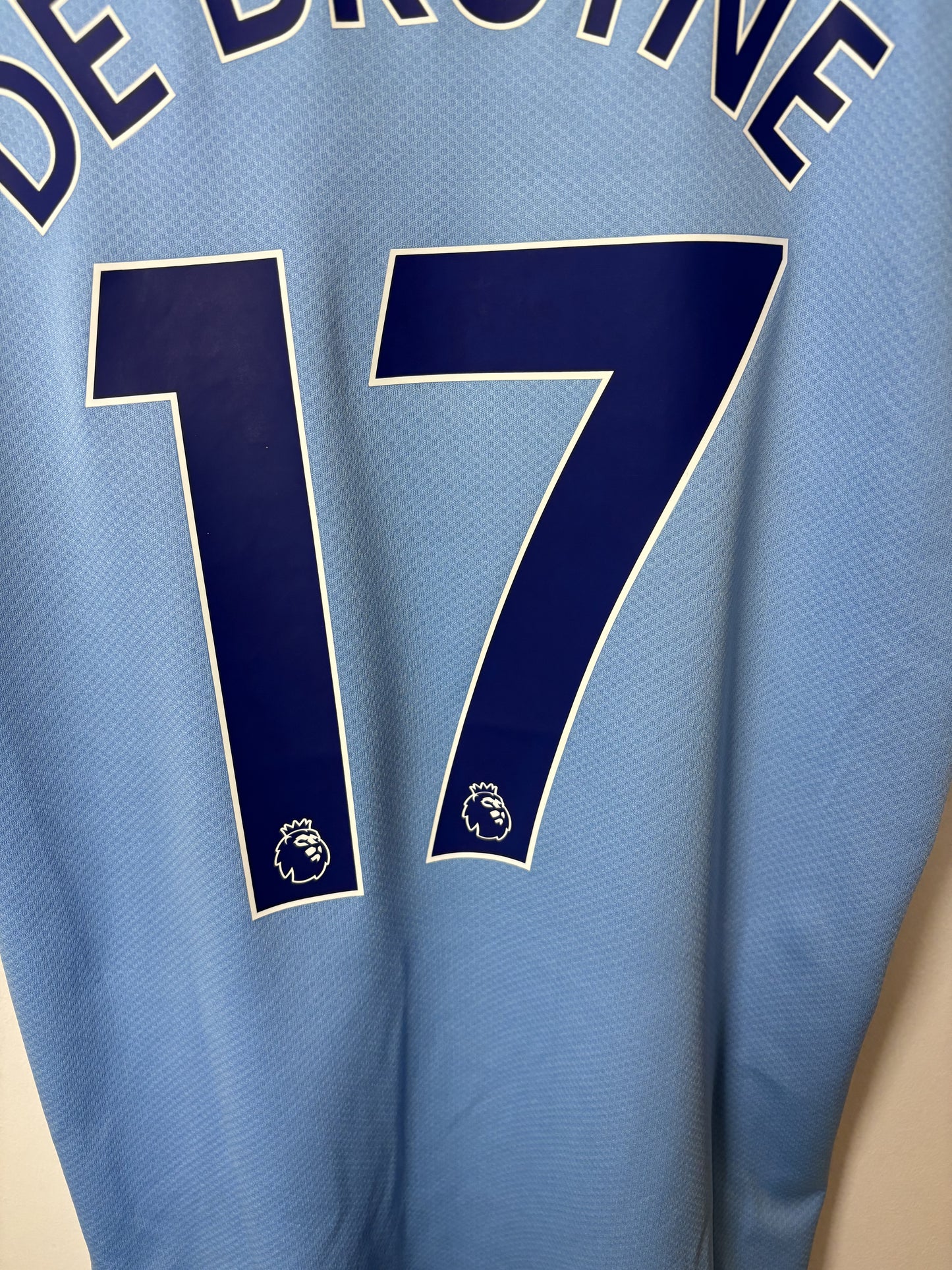 Vintage #17 De Bruyne Manchester City 2022/23 Home Football T-Shirt