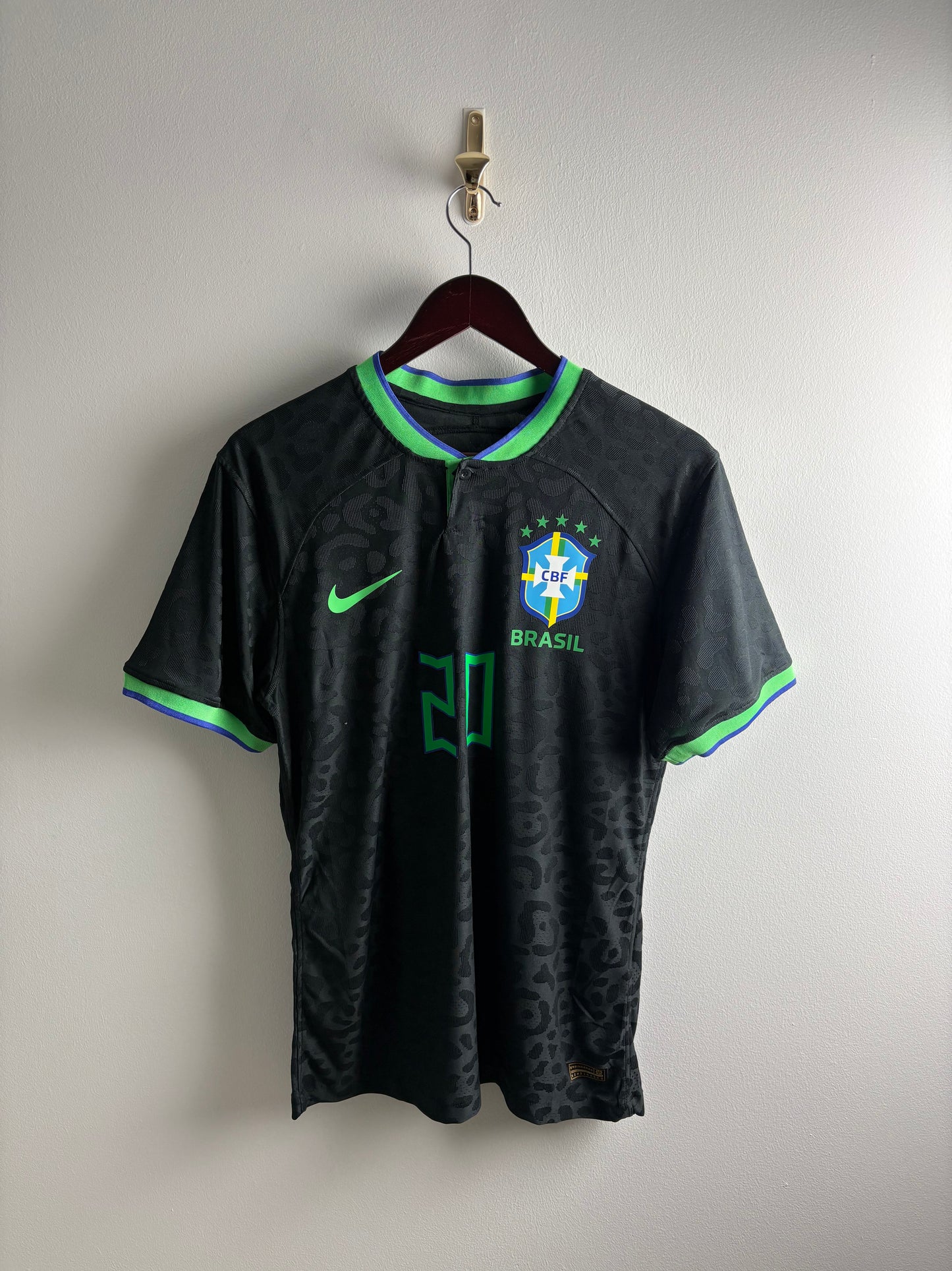 Vintage #20 Vini JR. 2022/23 Brazil National Team Football Shirt