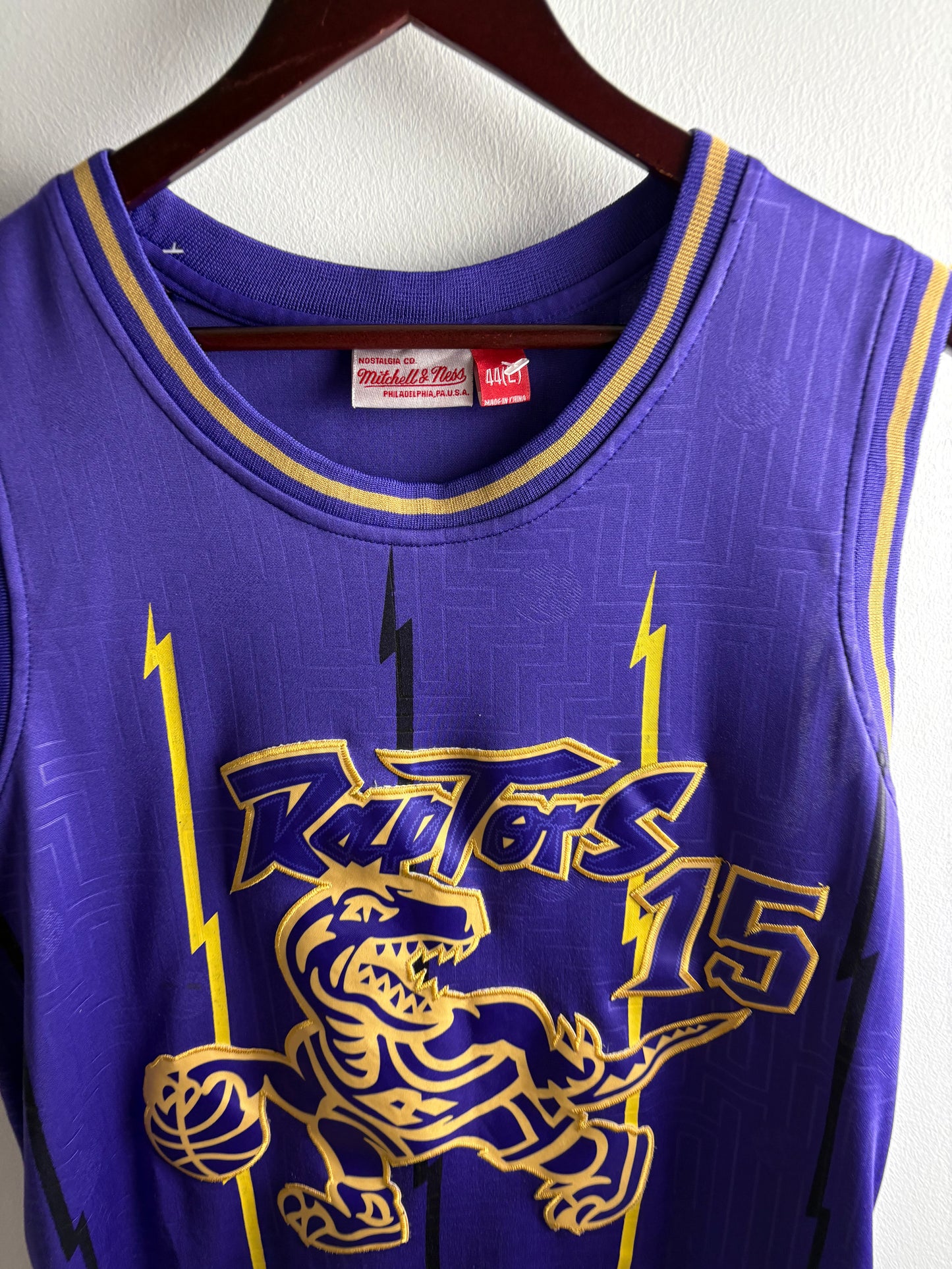 Vintage Men's Mitchell & Ness Vince Carter Purple Toronto Raptors 1998/99 Swingman Sidewalk Sketch Jersey