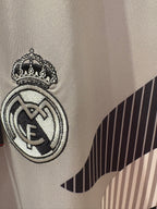 Maillot d'entraînement de football authentique Real Madrid 2018/19 d'avant-match