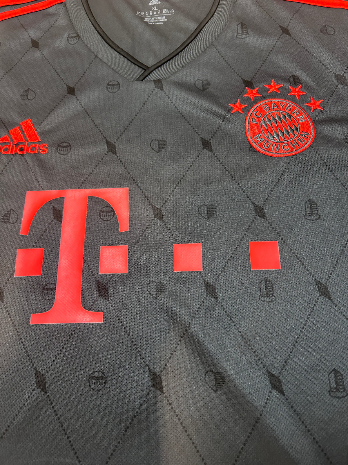 Authentic Davies #19 FC Bayern 2022-23 Third Football