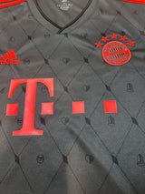Authentic Davies #19 FC Bayern 2022-23 Third Football
