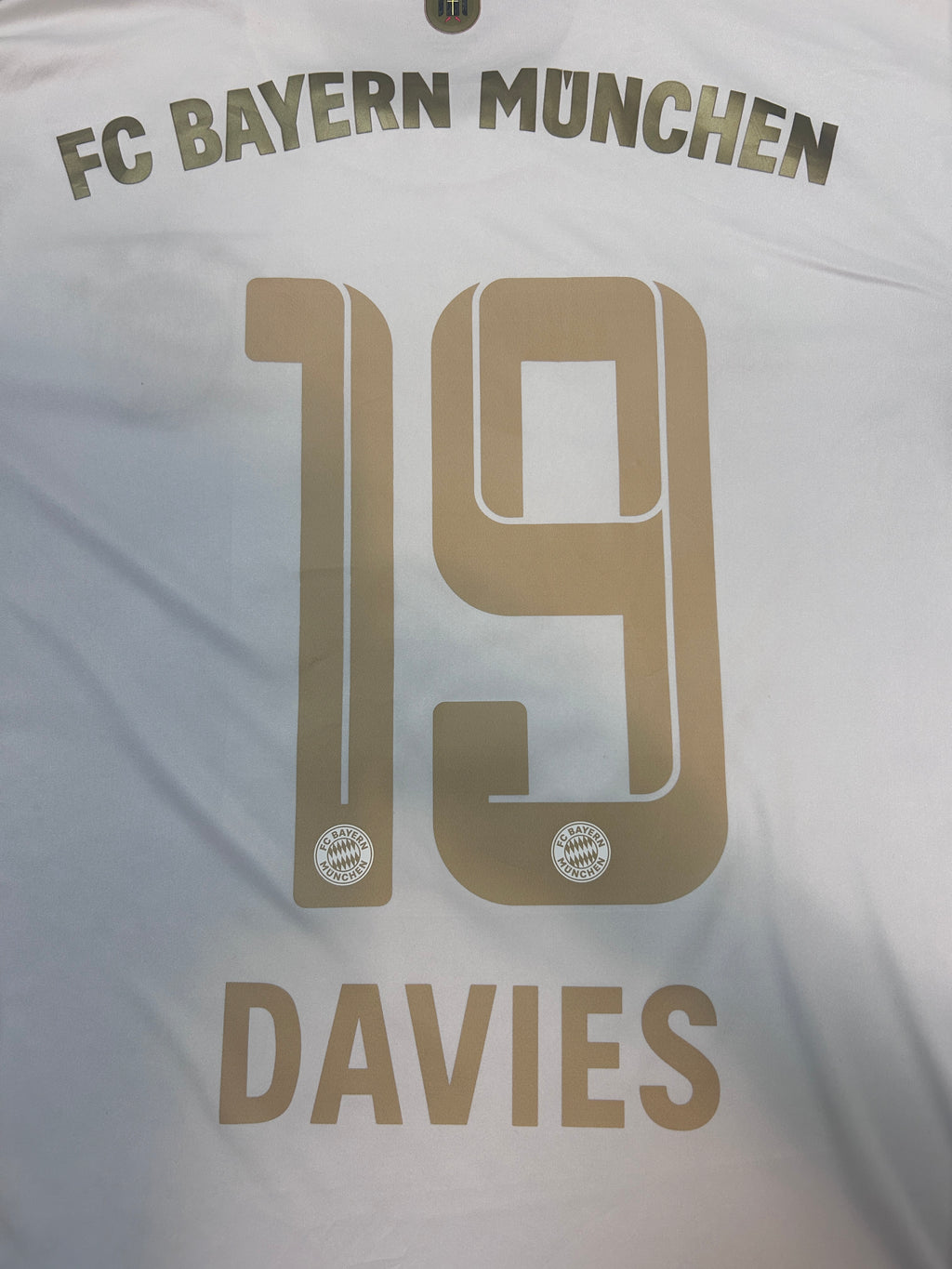 Maillot de football extérieur authentique Davies #19 Bayern Munich 2022-23
