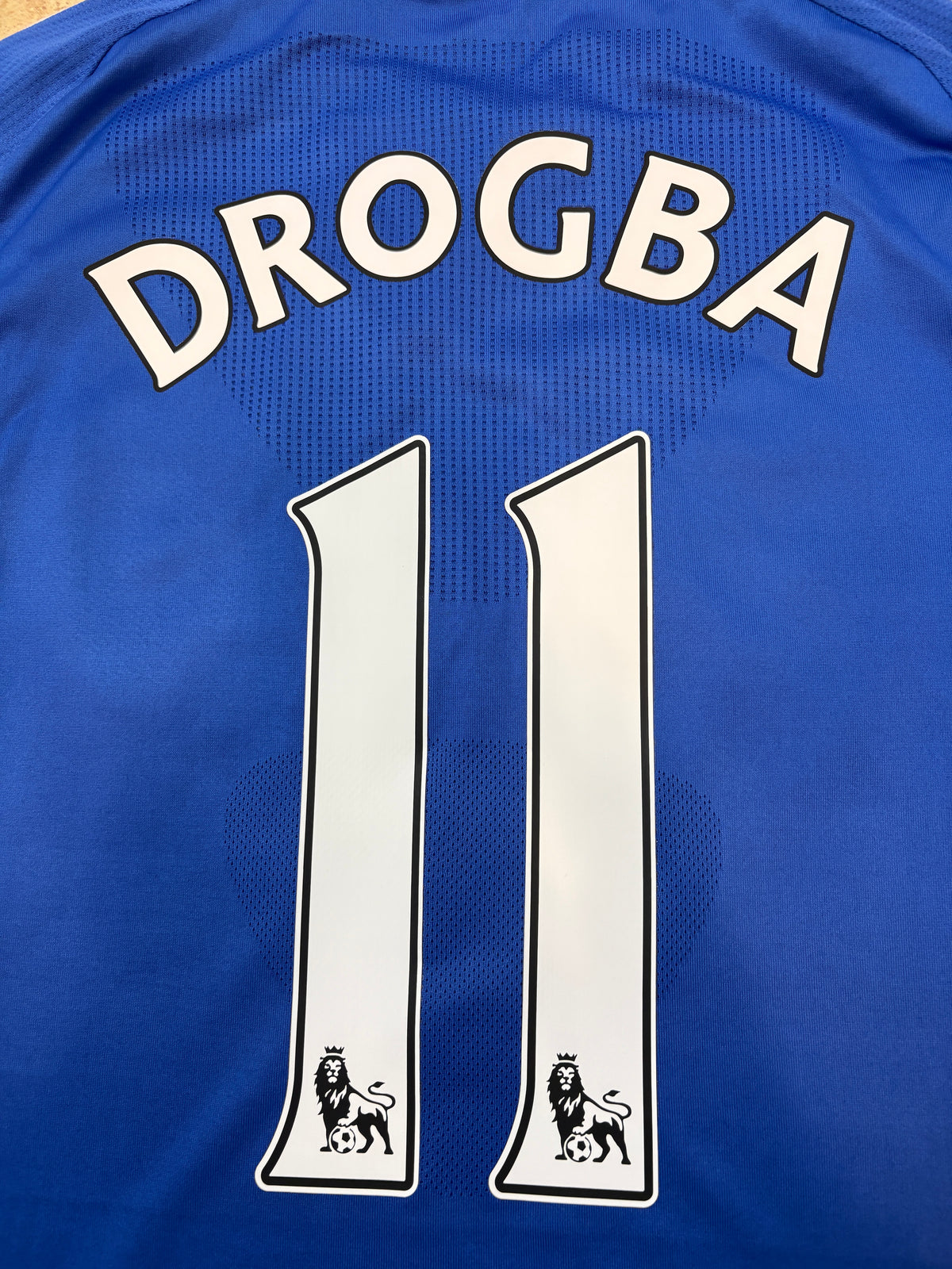 Authentic Drogba #11 Chelsea 2010-11 Home football