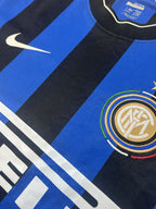 Inter crest close-up