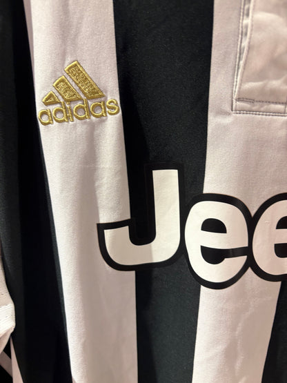 Vintage Juventus 2017/18 Home Football Shirt