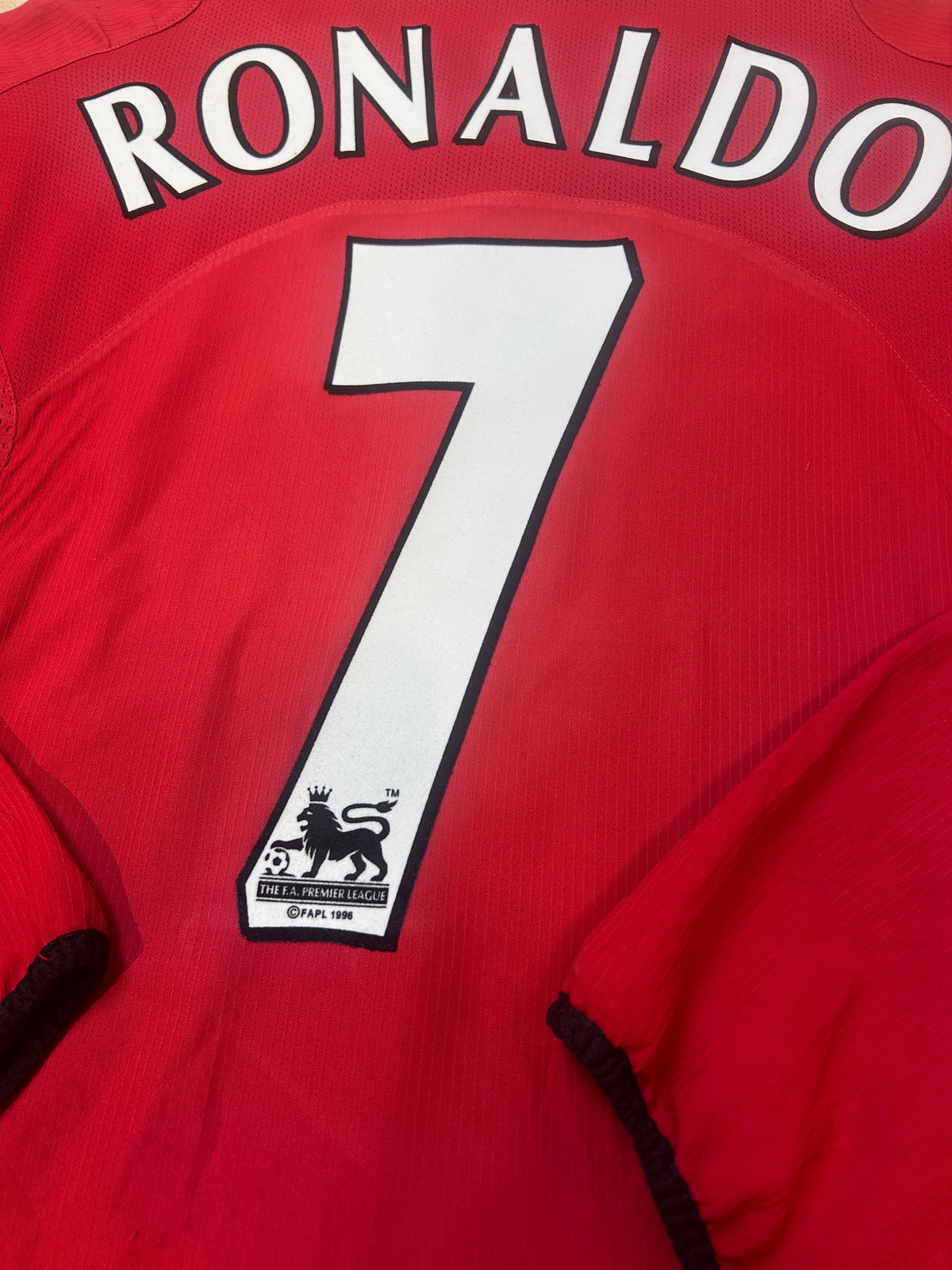 Authentic Ronaldo #7 Manchester United 2004-06 Home Football