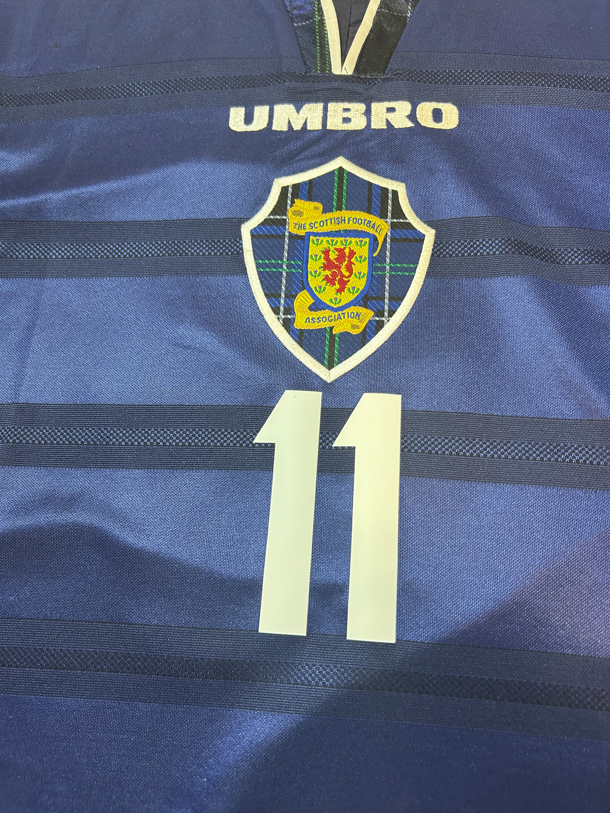 Authentic Collins #11 Scotland 1998-00 Home Football