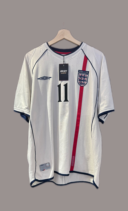 Authentic Heskey #11 England 2001-02 Home Football T-Shirt