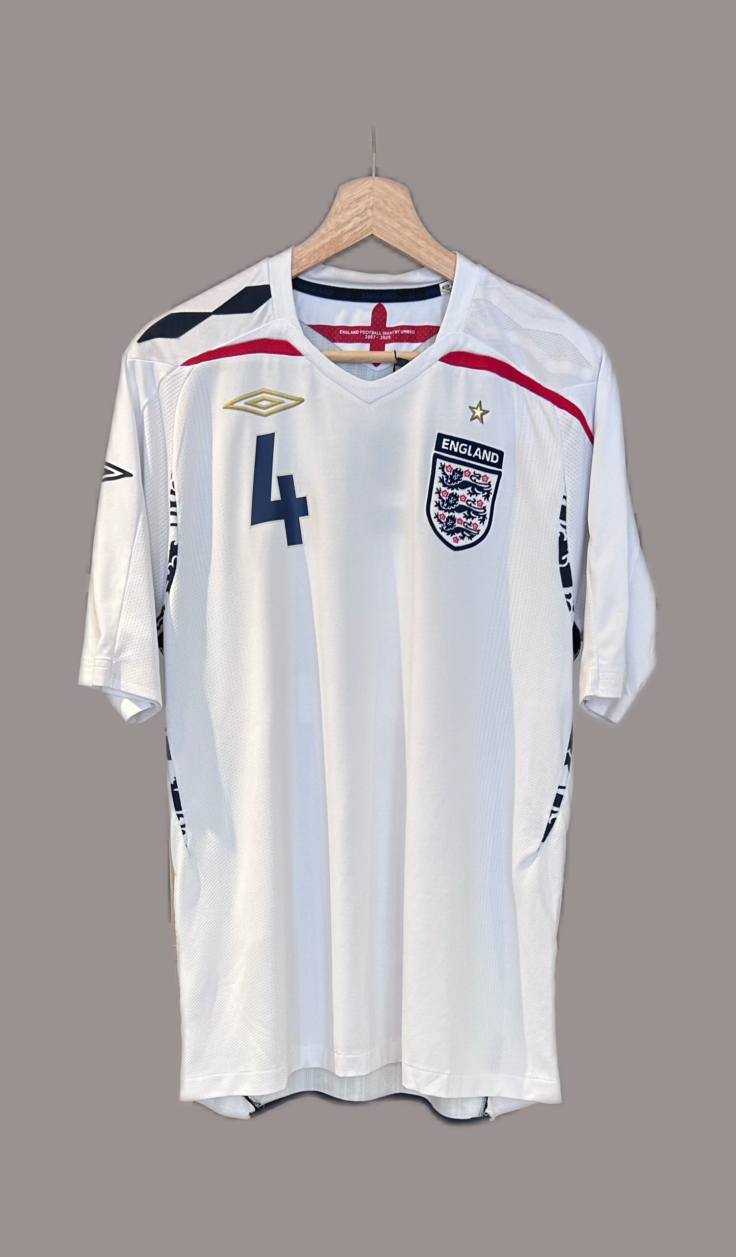 Vintage Gerrard #4 England Home 2007/09 Football T-Shirt