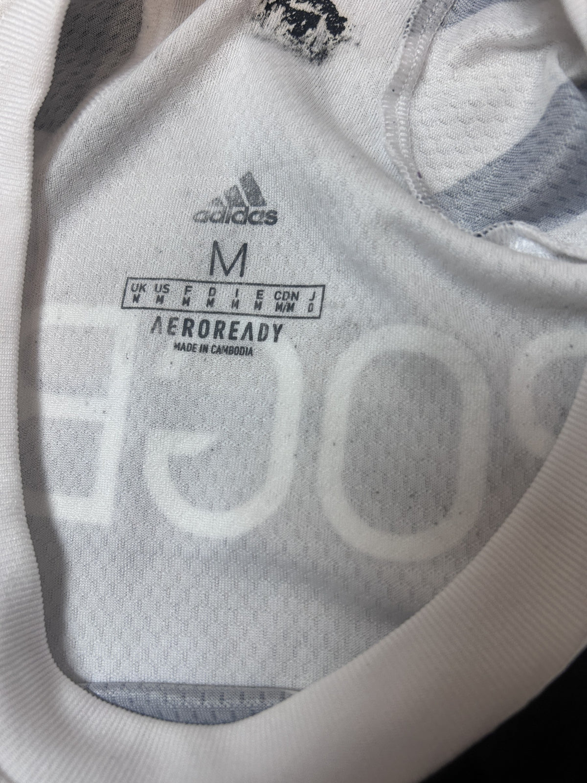 Adidas collar size M