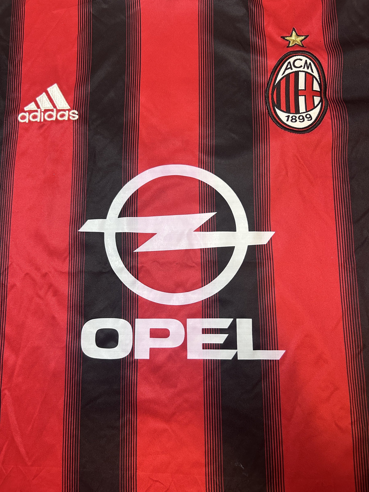Crest and Opel sponsor close-up