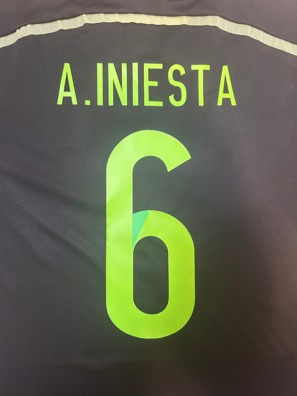 Authentic A.Iniesta #6 Spain 2014 away World Cup Football