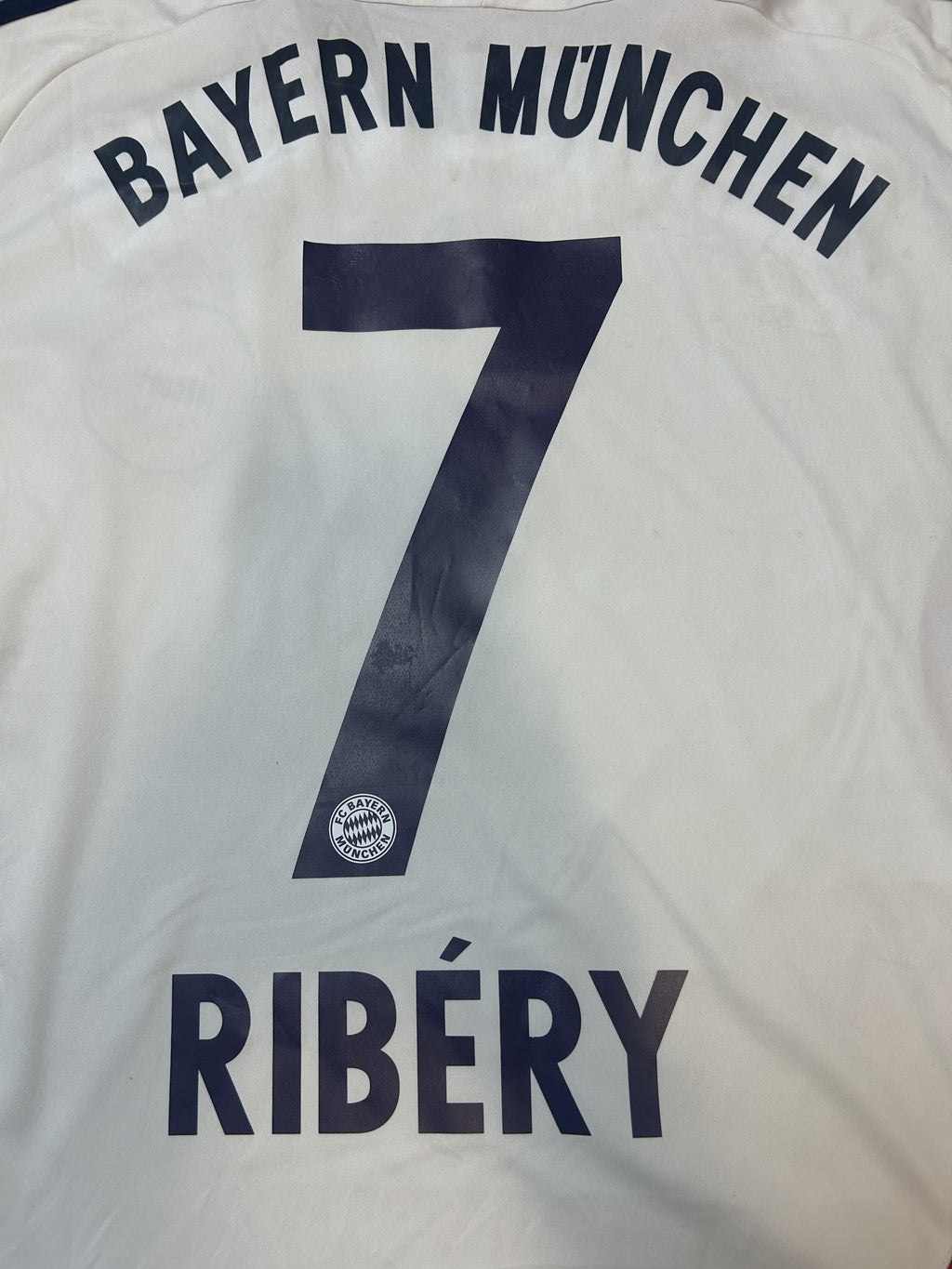 RIBERY 7 name and number close-up