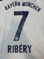 RIBERY 7 name and number close-up