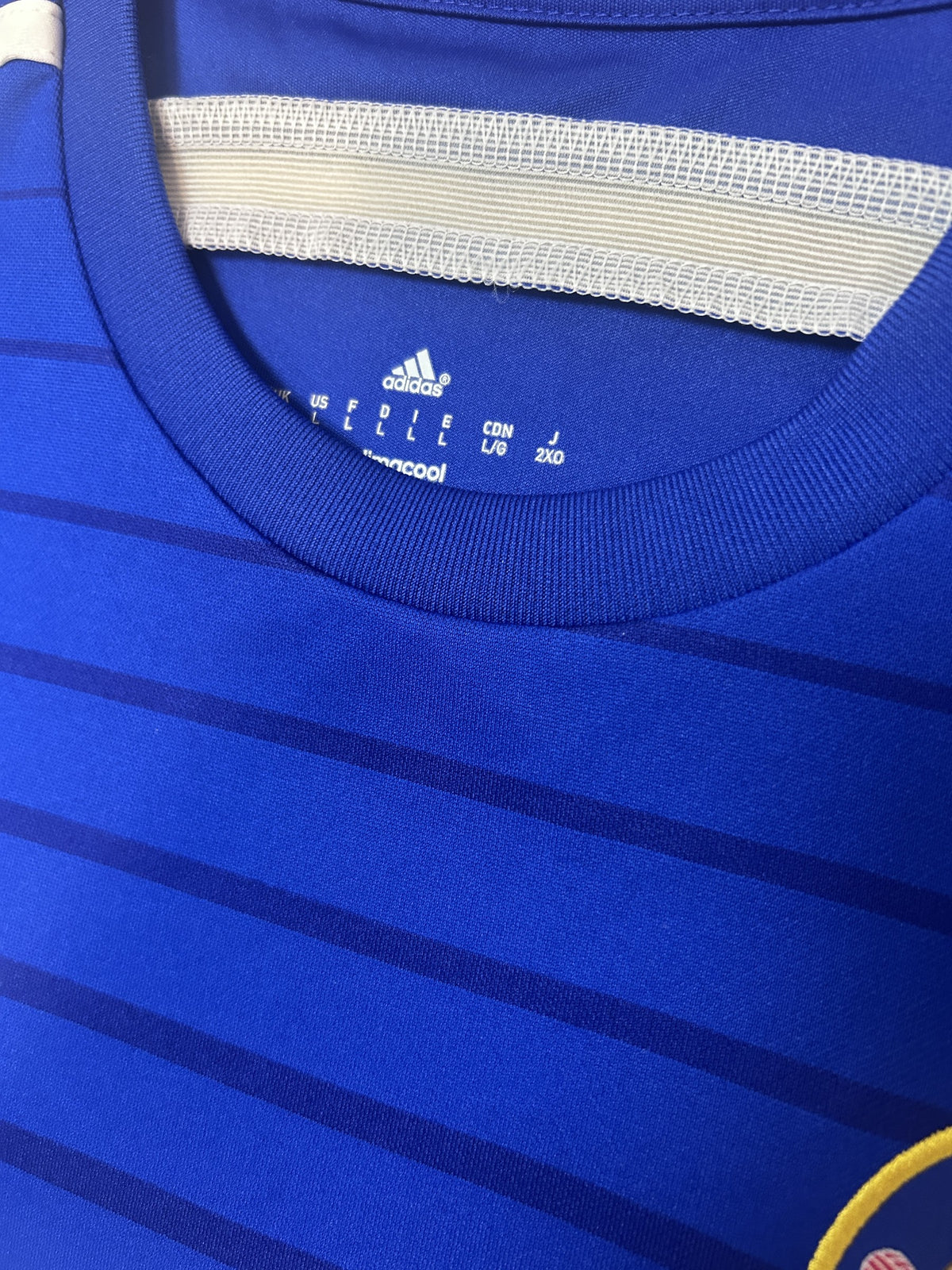 Adidas collar tag