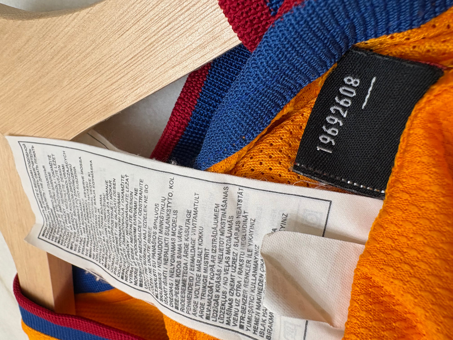 Vintage #19 Messi FC Barcelona 2006-2007 away football shirt