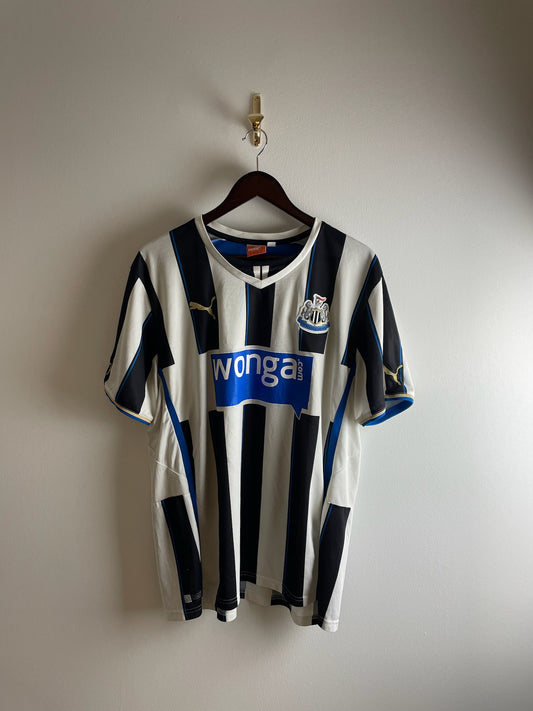 Vintage Newcastle 2013/14 Home Football Shirt