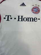 Crest and T-Home sponsor close-up