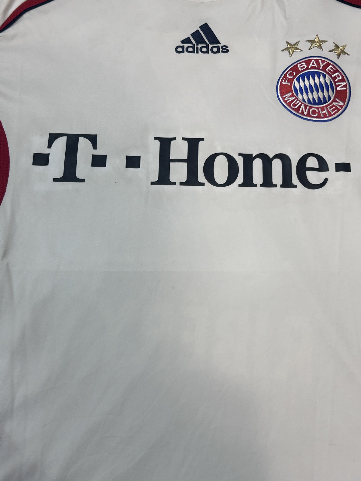 Crest and T-Home sponsor close-up