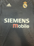 Crest and Siemens mobile sponsor close-up