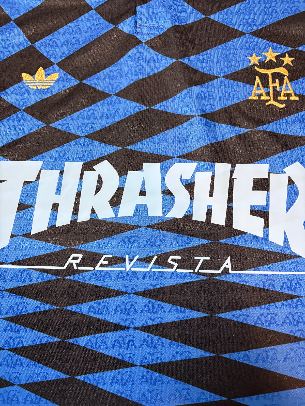 Authentique maillot de football Argentine x Thrasher, neuf avec étiquettes