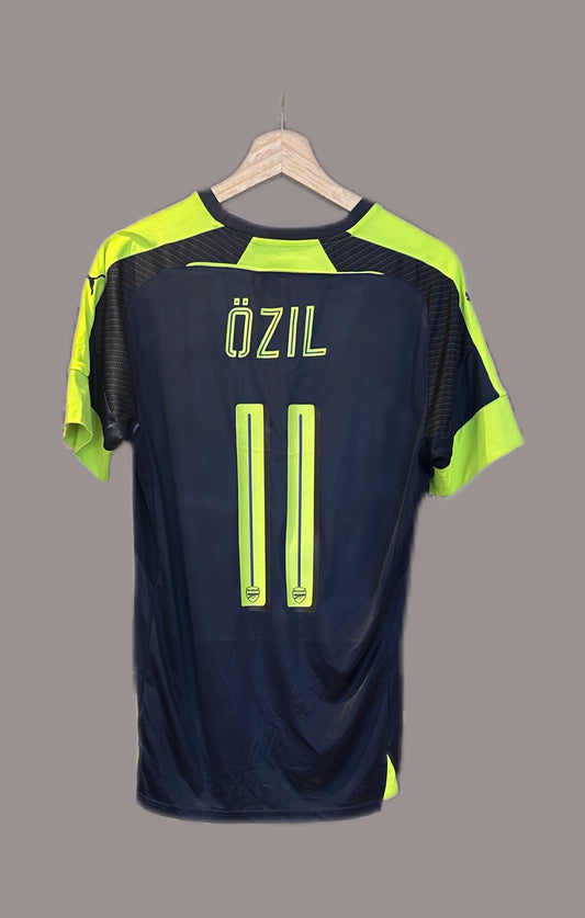 Vintage Özil #11 Arsenal 2016/17 Third Football T-Shirt