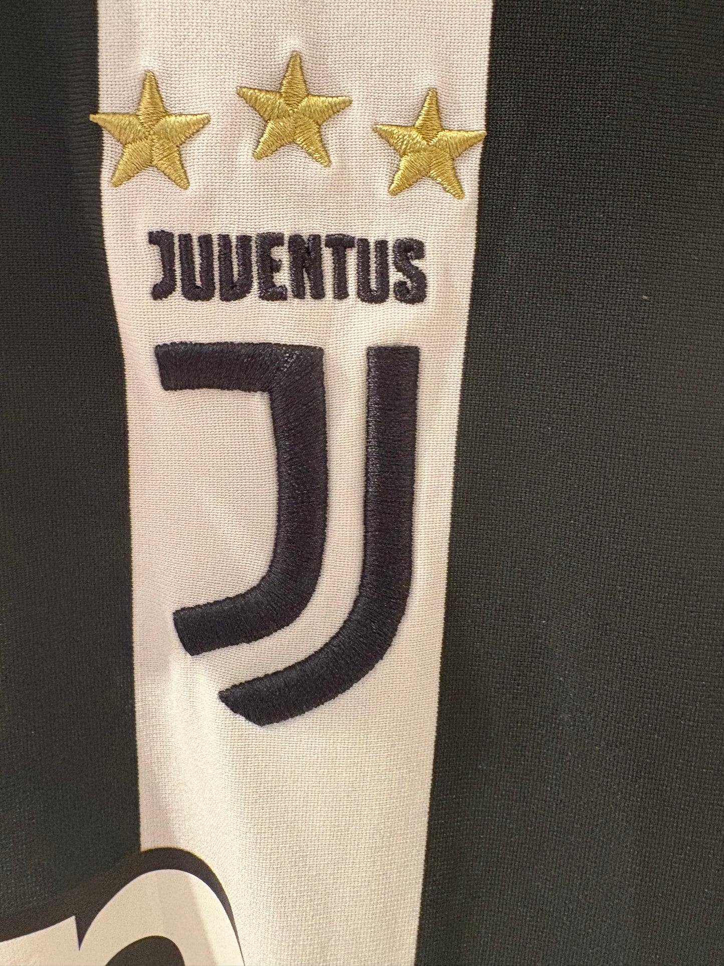 Vintage Juventus 2017/18 Home Football Shirt