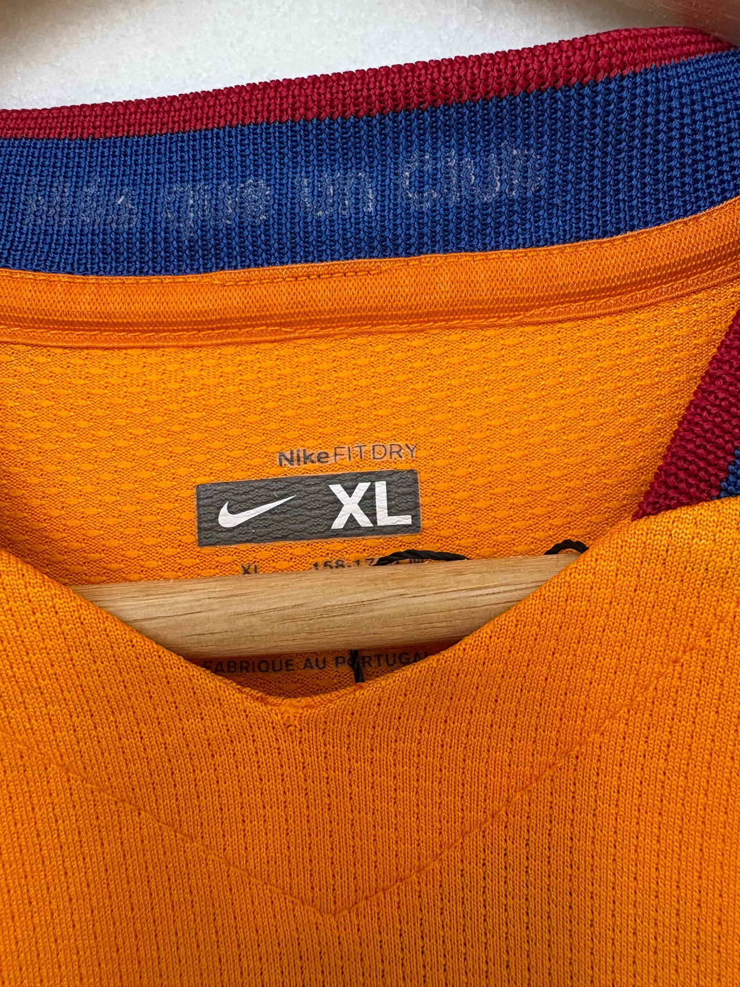 Vintage #19 Messi FC Barcelona 2006-2007 away football shirt