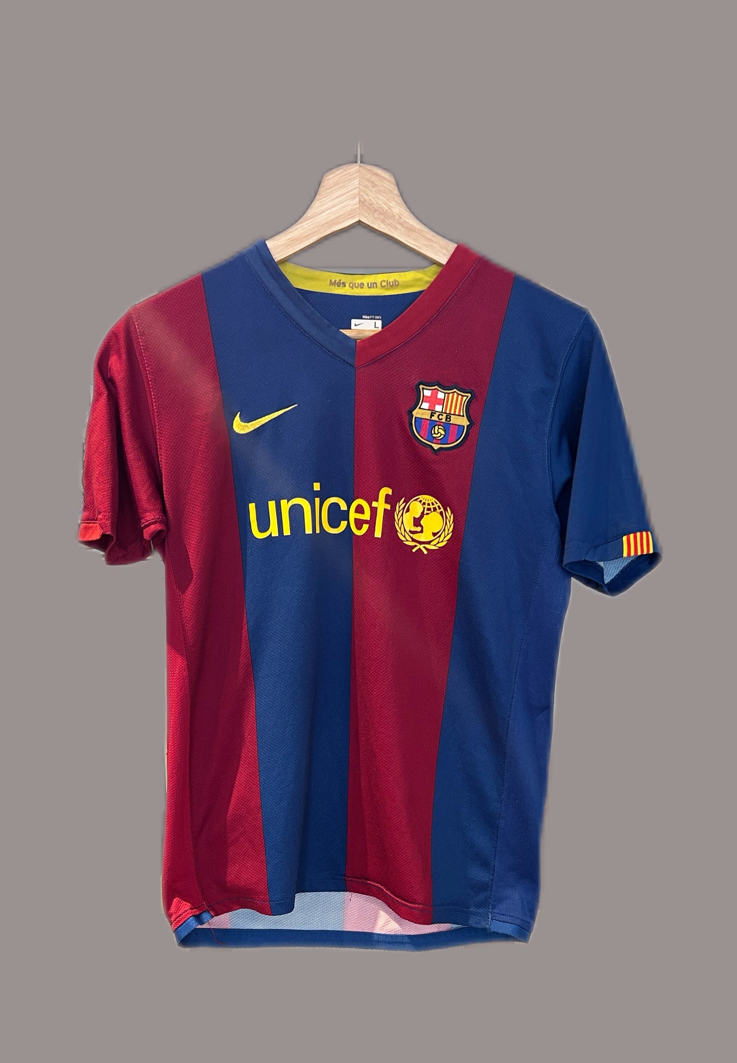 Ronaldinho #10 FC Barcelona 2006-07 Home Football T-Shirt