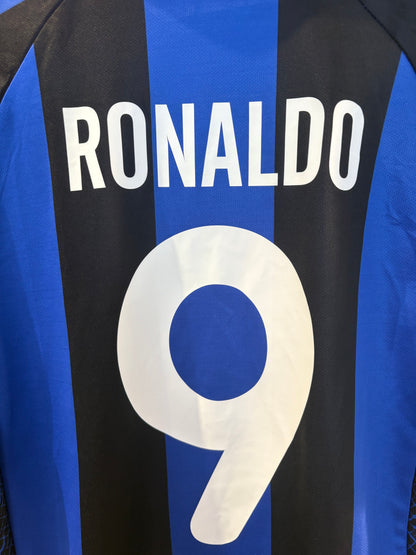Vintage Ronaldo #9 Inter Milan 2001/02 Home Football Jersey