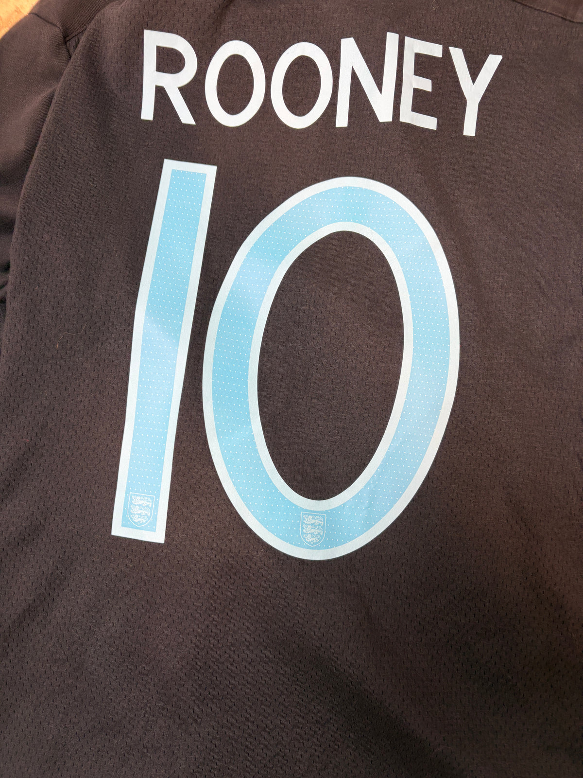 Authentic Rooney #10 England 2011-13 Away Football