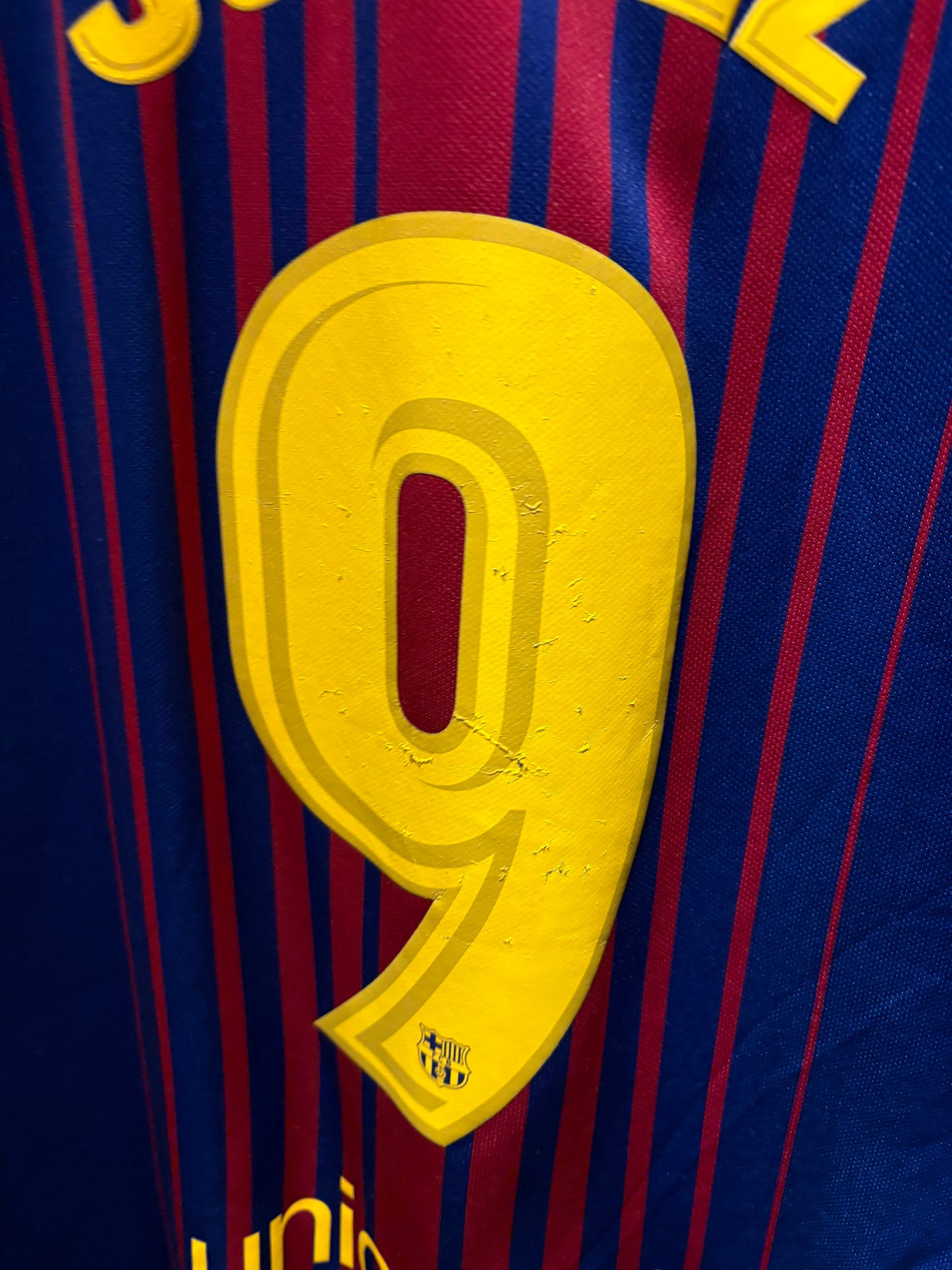 Vintage #9 Suarez FC Barcelona 2017/18 home Football jersey.