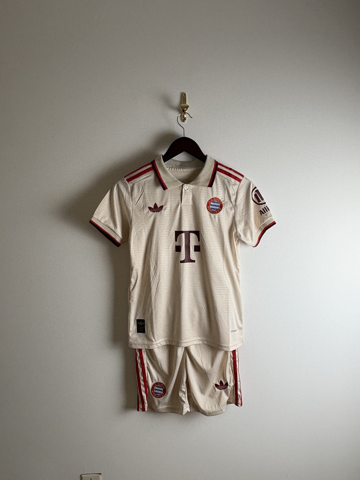 Retro 2024 Bayern Munich  Jersey For Kids + Shorts