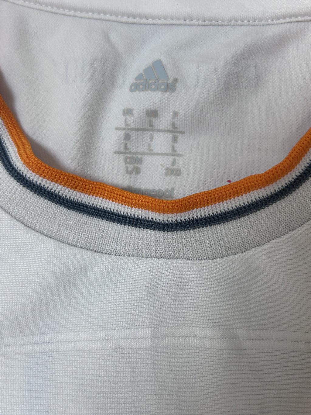 Adidas collar size L