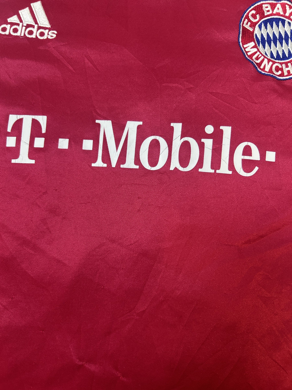 Crest and T-Mobile sponsor close-up